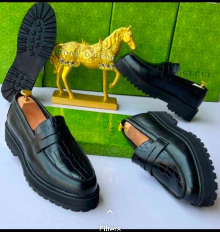 Men's Black Croc-Embossed Chunky Sole Loafers